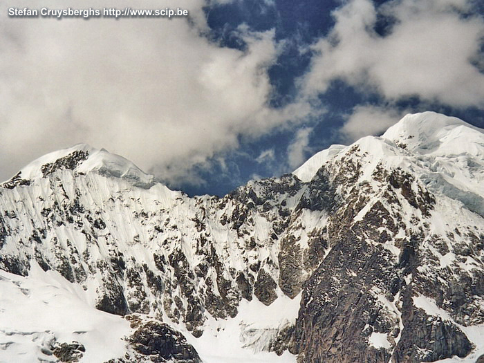 Sorata - Snow The high Andes peaks are always covered with perennial snow. Stefan Cruysberghs